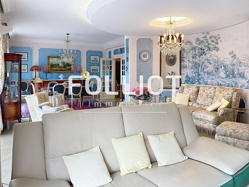 Appartement - 211 m² - 7 pièces