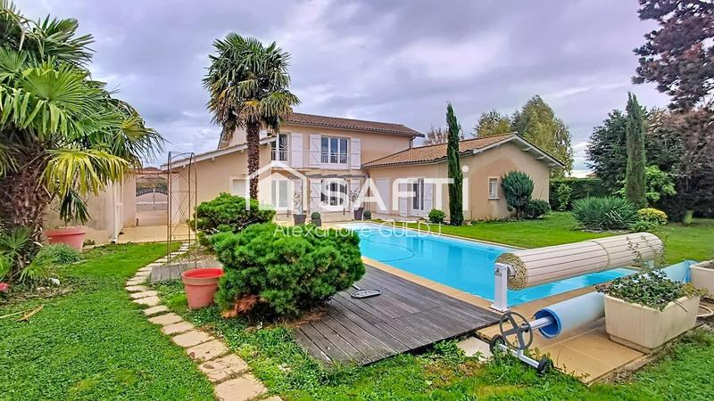 Maison - 204 m² - 8 pièces