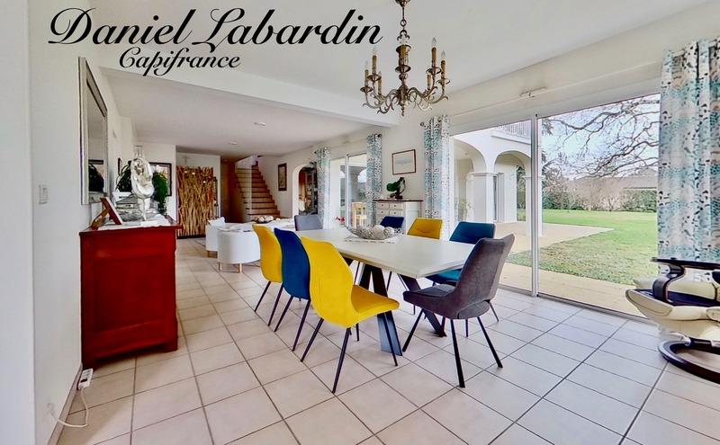 Villa - 220 m² - 7 pièces