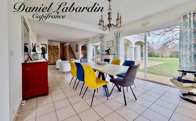 Villa - 220 m² - 7 pièces