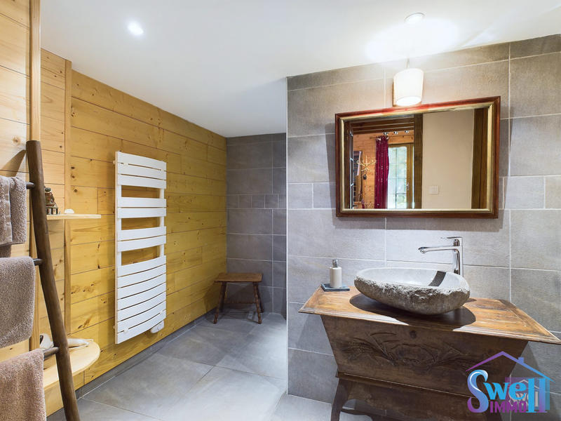 Maison traditionnelle - 282 m² - 14 pièces