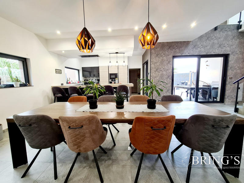 Maison - 162 m² - 5 pièces