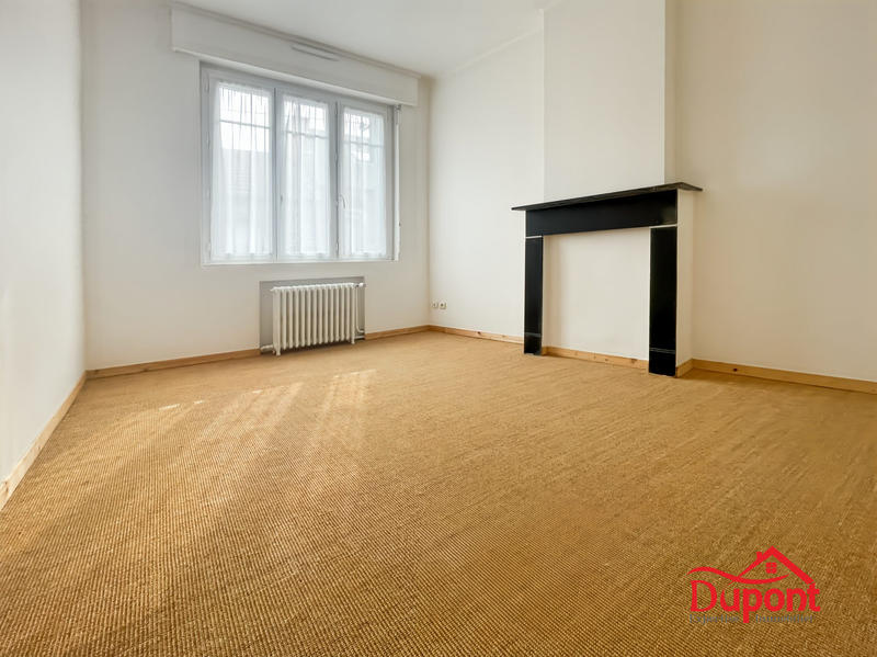 Maison - 249 m² - 7 pièces