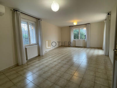 Maison - 159 m² - 6 pièces