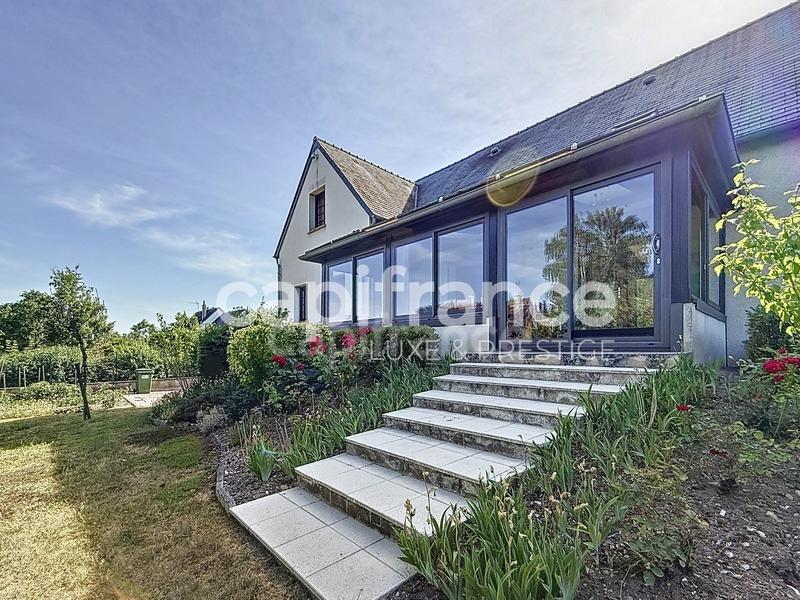 Maison - 212 m² - 8 pièces