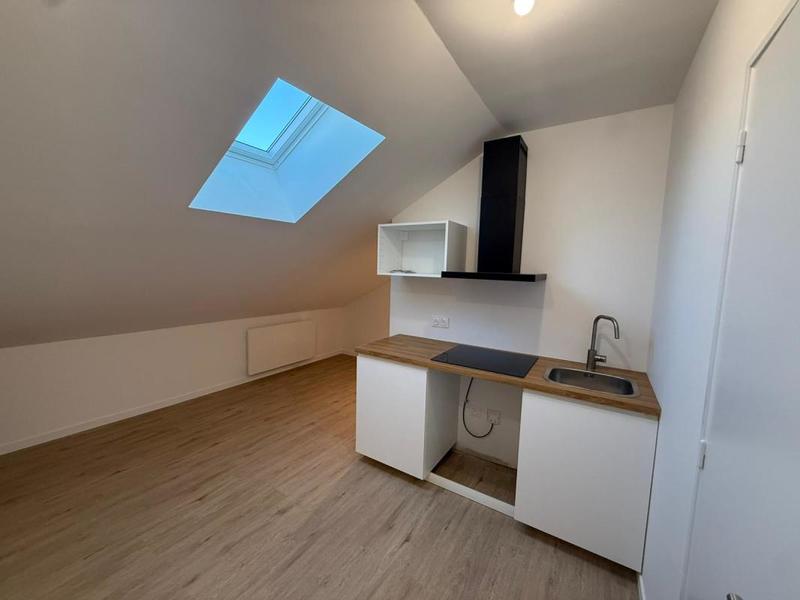 Studio - 11 m² - 1 pièce