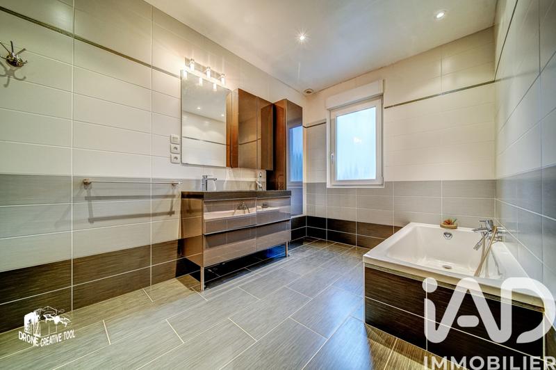 Maison - 264 m² - 6 pièces