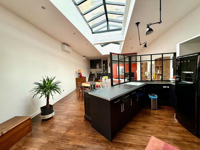 Loft - 153 m² - 5 pièces