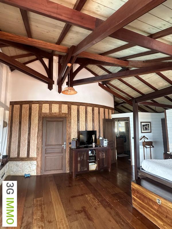 Propriété - 332 m² - 10 pièces