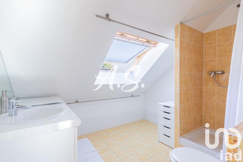 Maison - 212 m² - 8 pièces