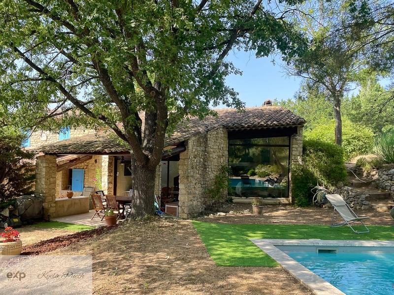 Maison - 259 m² - 7 pièces