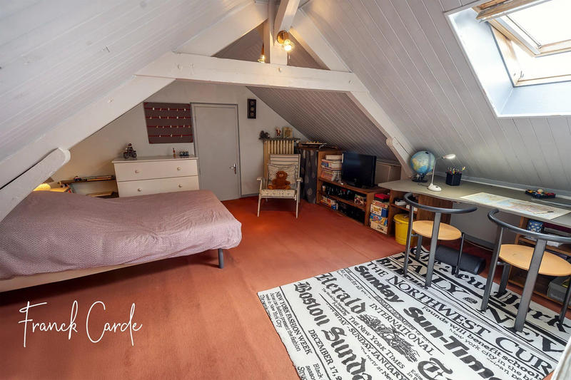 Maison - 198 m² - 8 pièces