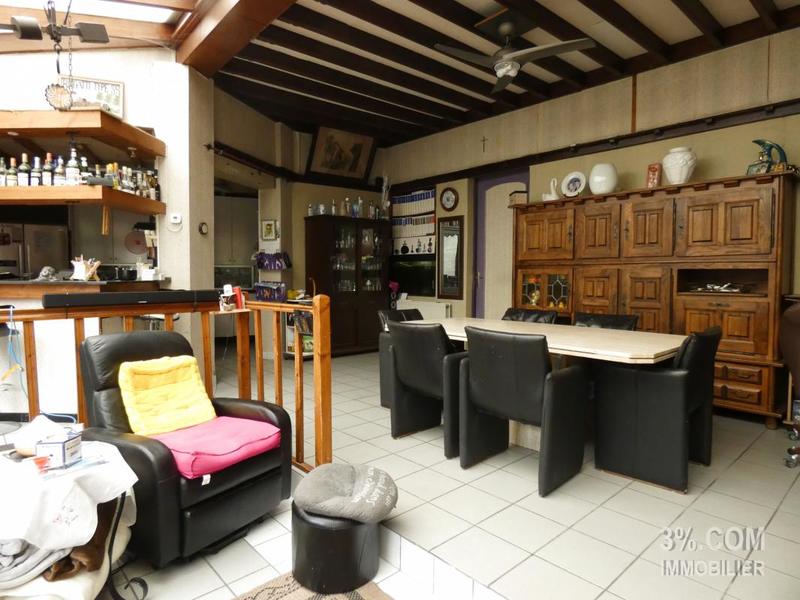 Maison - 273 m² - 9 pièces