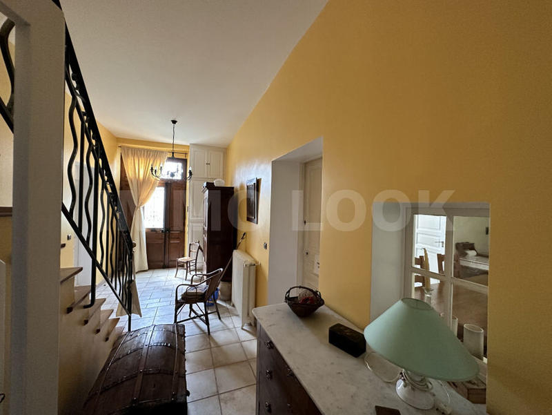 Maison - 285 m² - 14 pièces