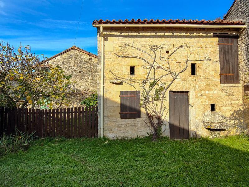 Maison en pierre - 113 m² - 4 pièces