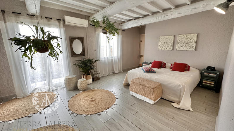 Mas - 298 m² - 5 pièces