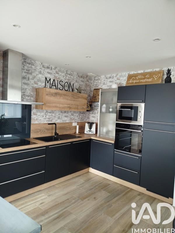 Maison - 96 m² - 5 pièces