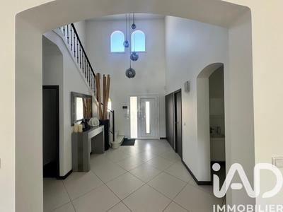 Maison - 328 m² - 6 pièces