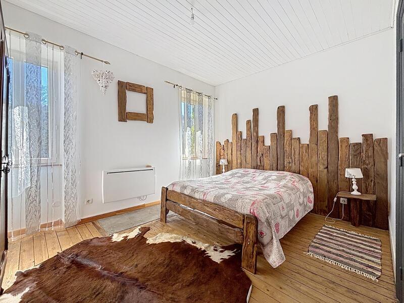 Maison - 240 m² - 9 pièces