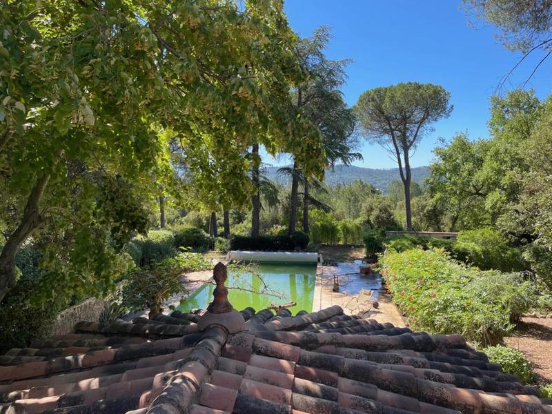 Propriété - 163 m² - 6 pièces