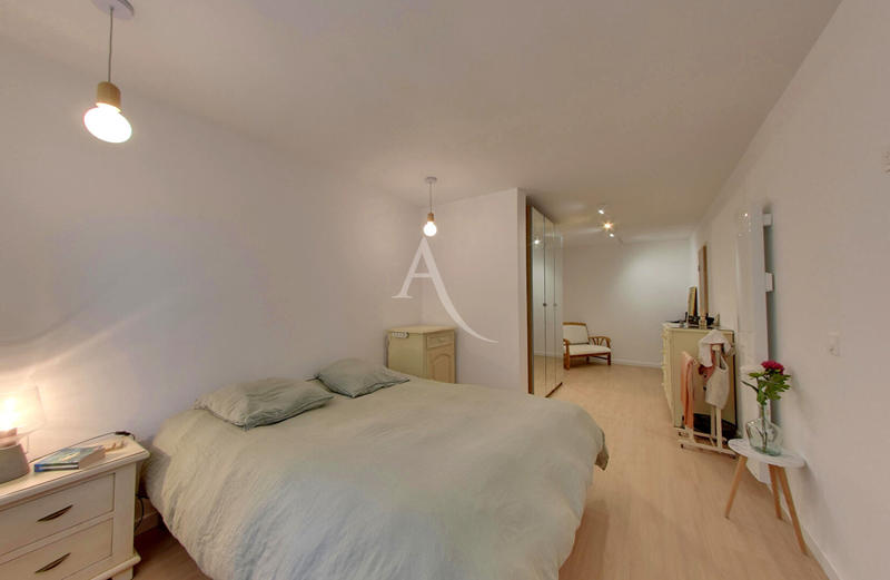 Maison - 185 m² - 6 pièces