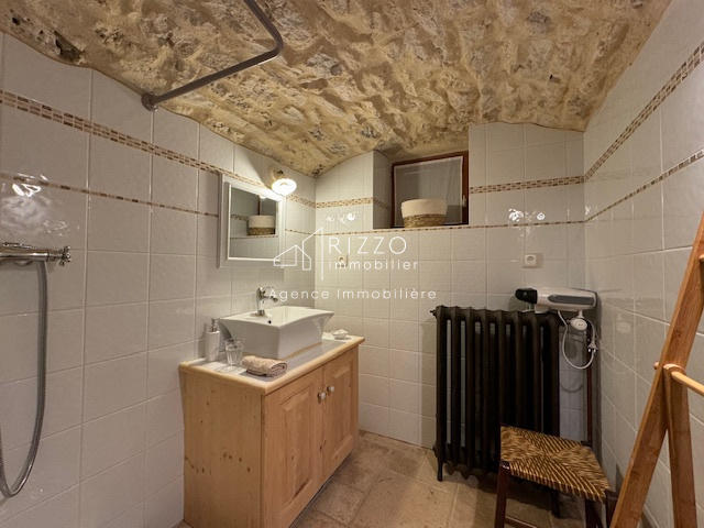 Maison - 268 m² - 13 pièces