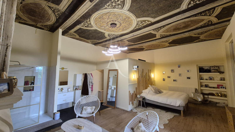 Demeure - 270 m² - 8 pièces