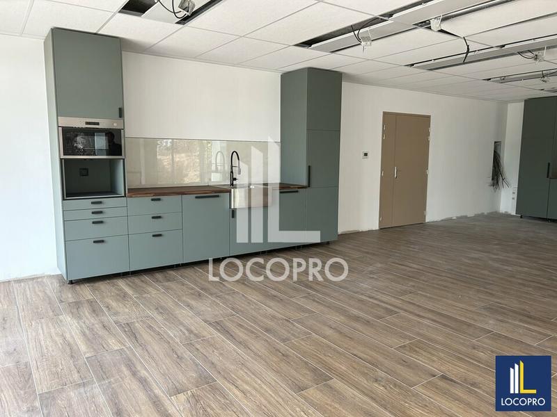 Local d'activité / Entrepôt - 1 330 m²