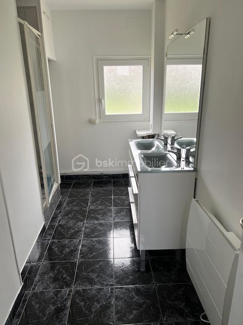 Propriété - 240 m² - 9 pièces