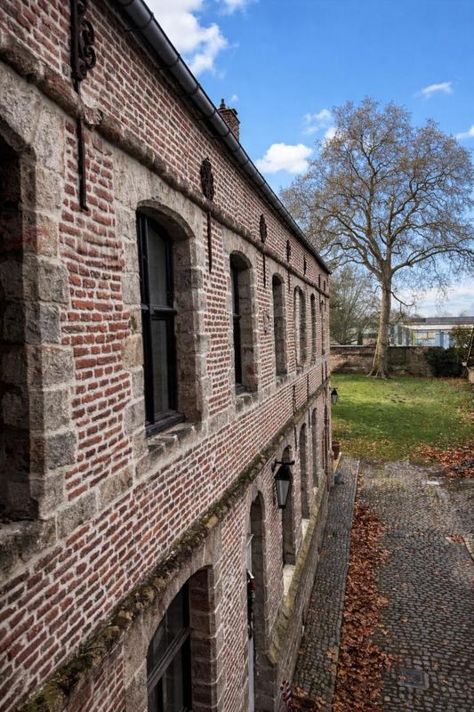 Maison de maîtres - 560 m² - 15 pièces