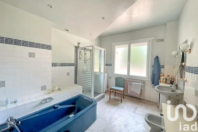 Maison - 257 m² - 12 pièces