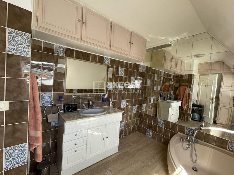 Maison - 138 m² - 5 pièces