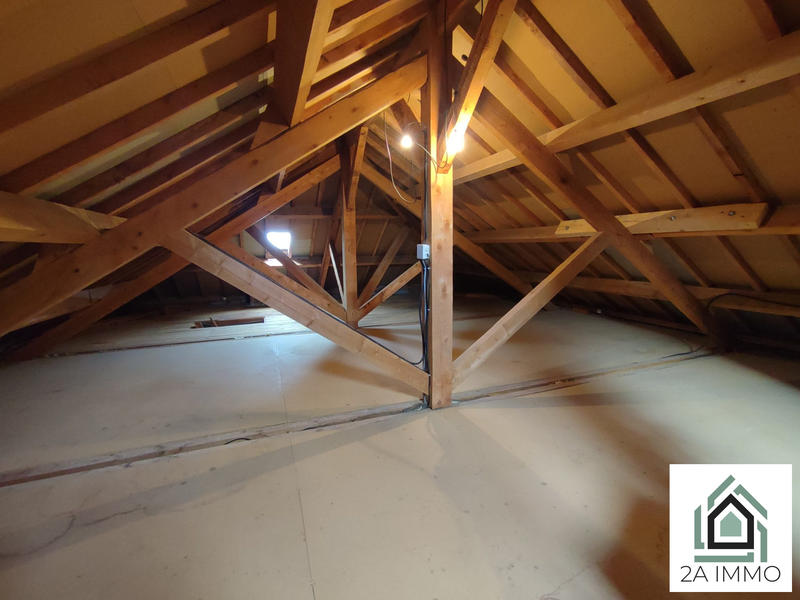 Maison - 230 m² - 9 pièces