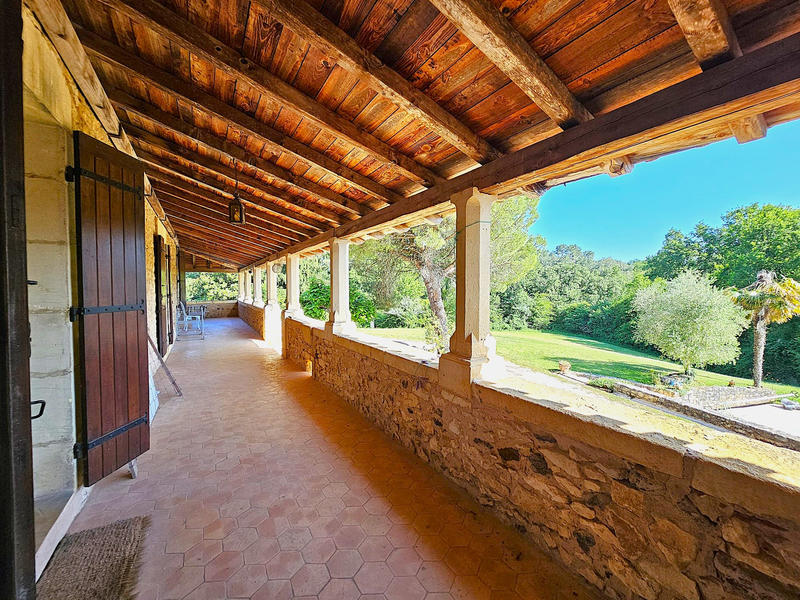 Maison - 220 m² - 7 pièces