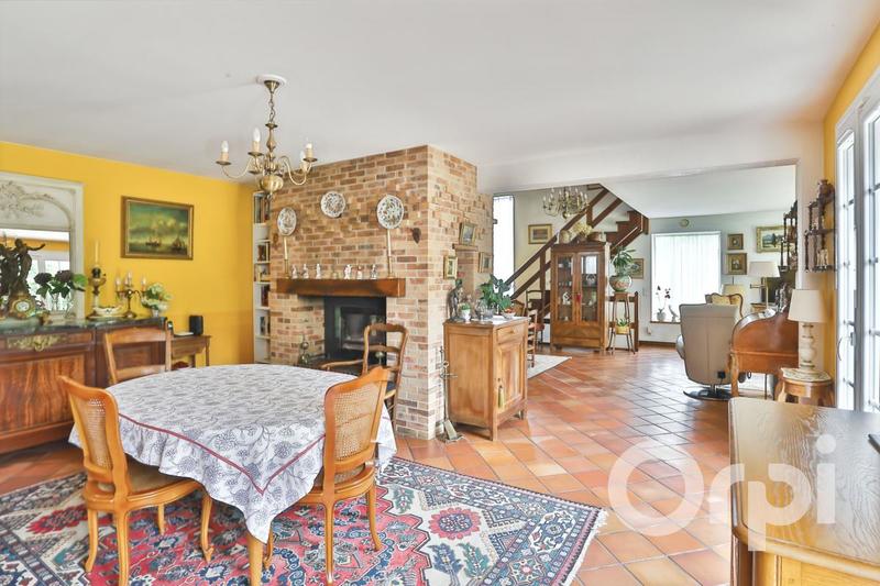 Maison - 223 m² - 7 pièces