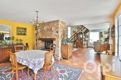 Maison - 223 m² - 7 pièces