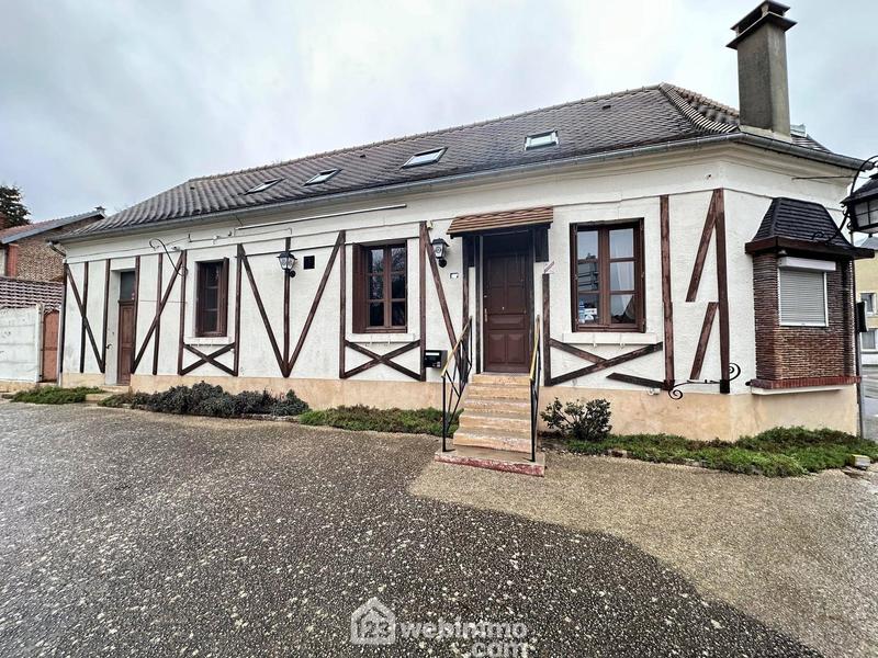 Maison - 205 m² - 7 pièces