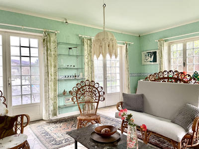 Maison - 242 m² - 7 pièces