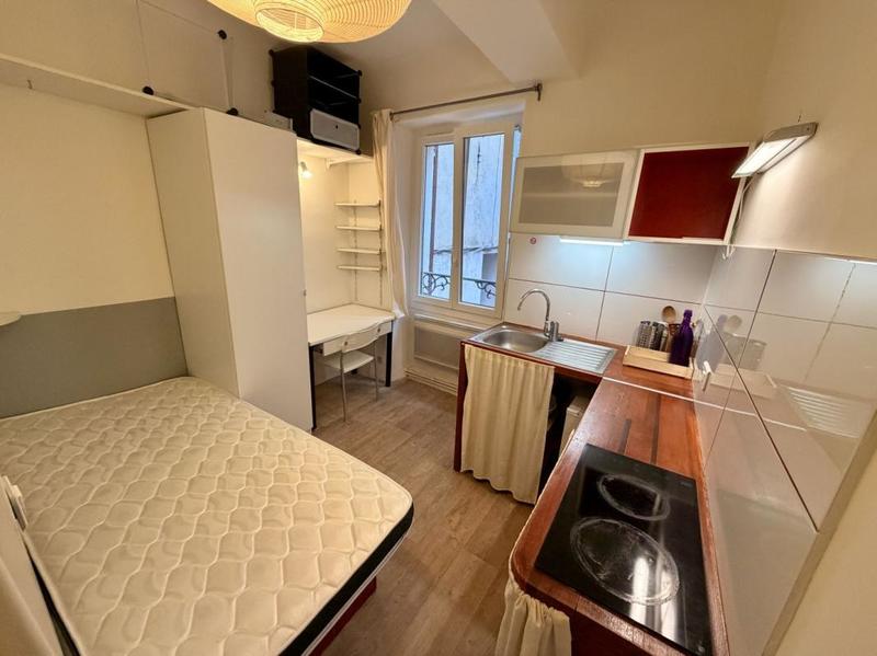 Studio - 11 m² - 1 pièce