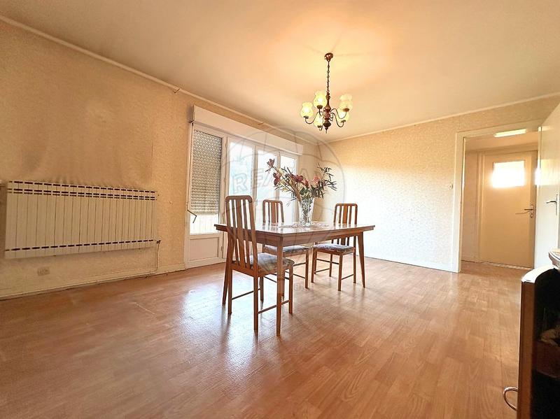 Appartement - 85 m² - 5 pièces