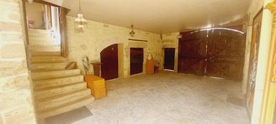 Maison - 248 m² - 9 pièces