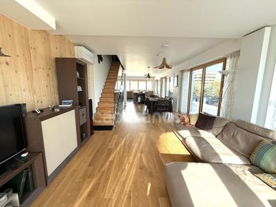 Appartement - 150 m² - 6 pièces