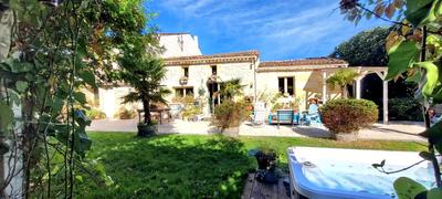 Maison - 195 m² - 6 pièces