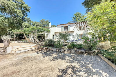 Maison - 180 m² - 5 pièces