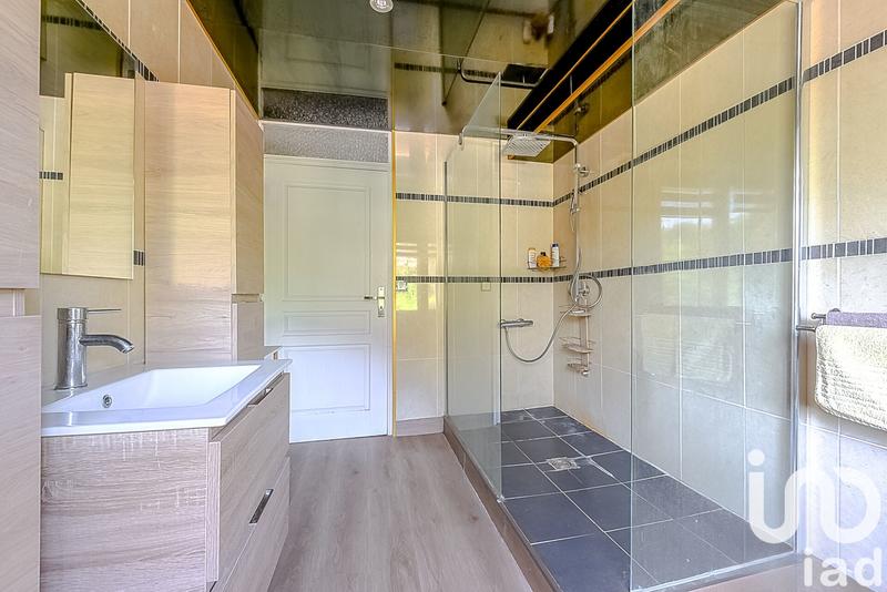 Maison - 171 m² - 9 pièces