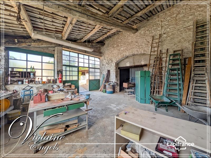 Maison - 217 m² - 7 pièces