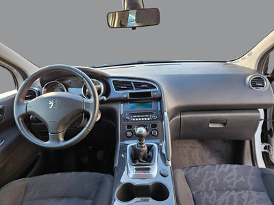 Peugeot 3008 - 1.6 hdi 110 cv premium - 6 cv