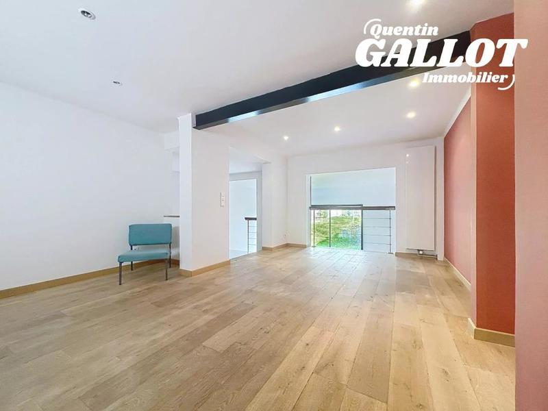 Maison - 202 m² - 5 pièces