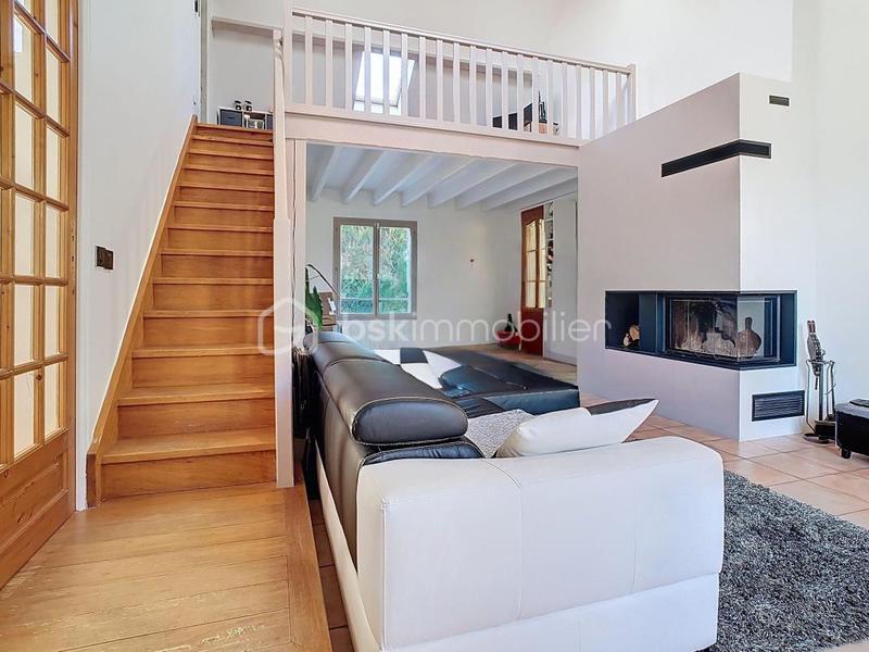 Maison - 202 m² - 6 pièces