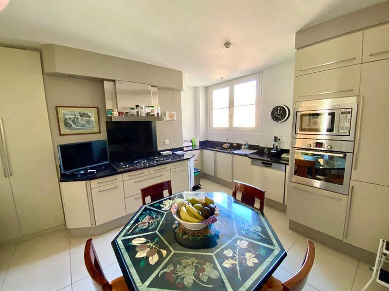 Appartement - 172 m² - 6 pièces